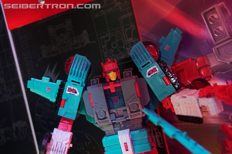 Toy Fair 2017: Generations: Titans Return (and Trypticon too!) - Transformers Event: Generations Titans Return 129