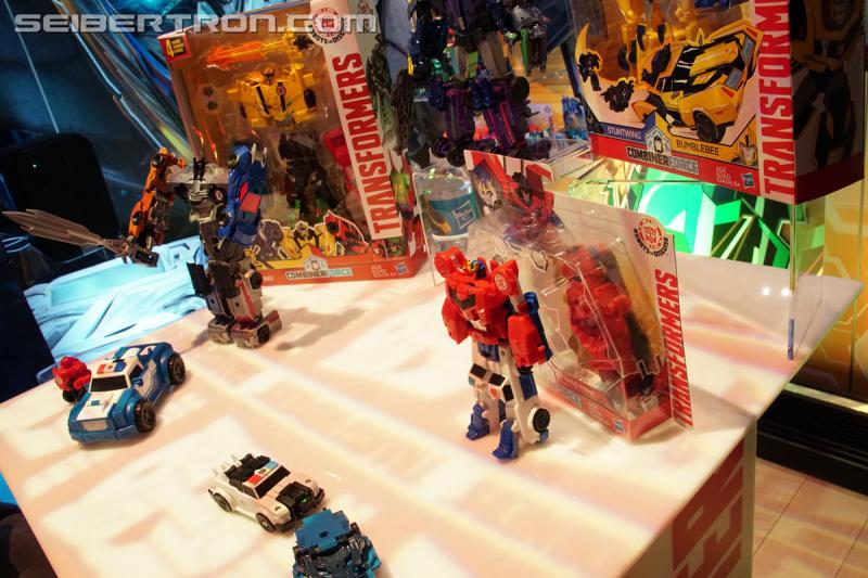 Toy Fair 2017: Transformers Robots In Disguise Combiner Force - Transformers Event: Robots In Disguise 012