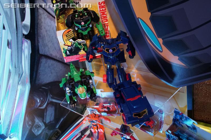 Toy Fair 2017: Transformers Robots In Disguise Combiner Force - Transformers Event: Robots In Disguise 020