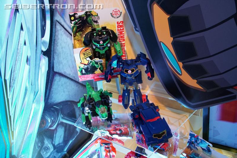 Toy Fair 2017: Transformers Robots In Disguise Combiner Force - Transformers Event: Robots In Disguise 021