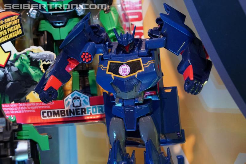 Toy Fair 2017: Transformers Robots In Disguise Combiner Force - Transformers Event: Robots In Disguise 023