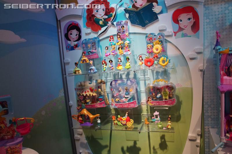 Toy Fair 2017: Miscellaneous Gallery (includes Death's Head 2) - Transformers Event: DSC00679