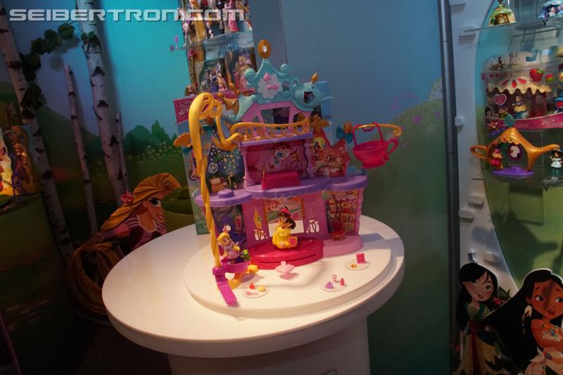 Toy Fair 2017: Miscellaneous Gallery (includes Death's Head 2) - Transformers Event: DSC00680
