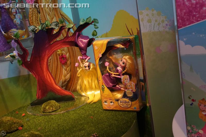 Toy Fair 2017: Miscellaneous Gallery (includes Death's Head 2) - Transformers Event: DSC00686
