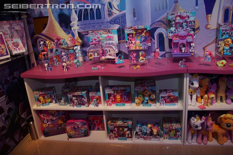 Toy Fair 2017 - My Little Pony The. Movie and Equestria Girls