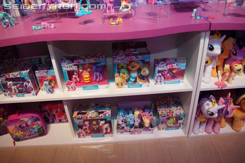 Toy Fair 2017 - My Little Pony The. Movie and Equestria Girls