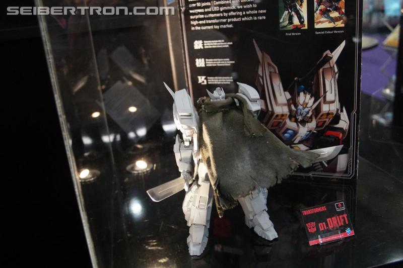 Toy Fair 2017: Drift articulated action figure from Flame Toys - Transformers Event: DSC00905