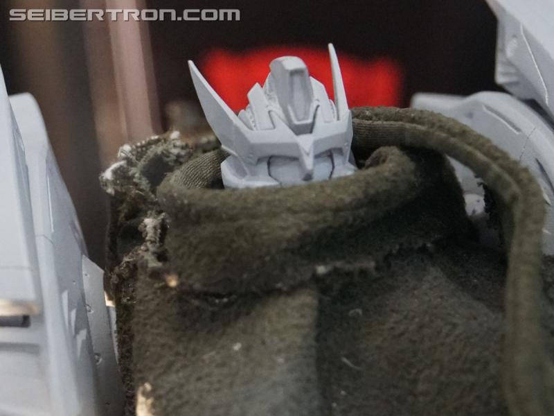 Toy Fair 2017: Drift articulated action figure from Flame Toys - Transformers Event: DSC00906a