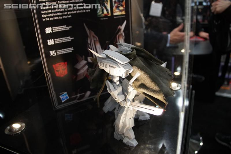 Toy Fair 2017: Drift articulated action figure from Flame Toys - Transformers Event: DSC00910
