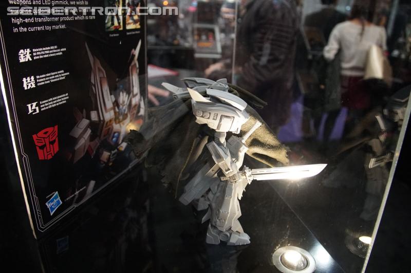 Toy Fair 2017: Drift articulated action figure from Flame Toys - Transformers Event: DSC00913