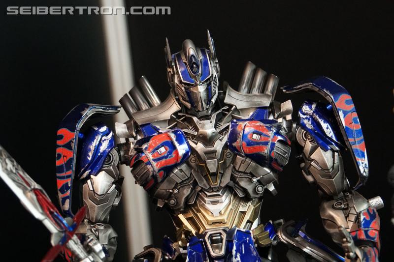 Toy Fair 2017: Optimus Prime 1/22 Scale Collectible Figure - Transformers Event: DSC00933