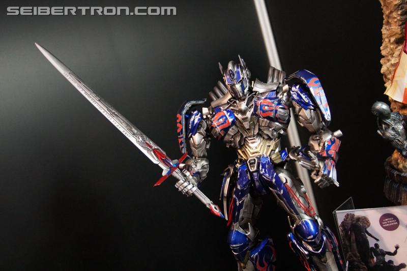 Toy Fair 2017: Optimus Prime 1/22 Scale Collectible Figure - Transformers Event: DSC00937