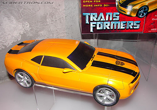 Toy Fair 2007 - New York: Hasbro's Transformers Products - Transformers Event: Click <a href="/media/video/toyfair2007tfvids.php?video=bumblebee">here</a> to view a video of this product.
