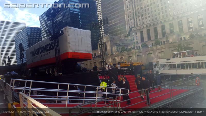Transformers The Last Knight Global Premiere: Seibertron.com's Exclusive Photos from the Transformers Last Knight Red Carpet Event in Chicago - Transformers Event: Us Premiere Chicago 004