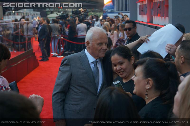 Transformers The Last Knight Global Premiere: Seibertron.com's Exclusive Photos from the Transformers Last Knight Red Carpet Event in Chicago - Transformers Event: Us Premiere Chicago 071