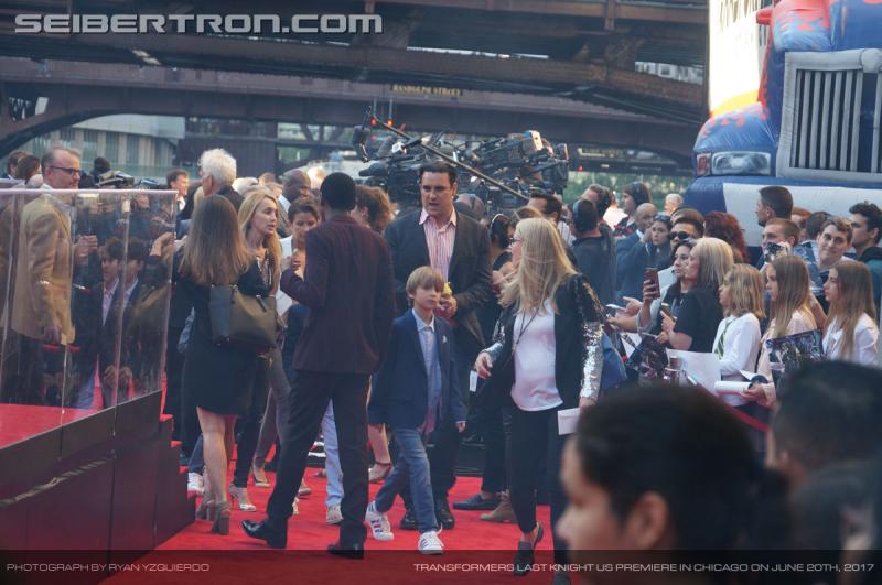 Transformers The Last Knight Global Premiere: Seibertron.com's Exclusive Photos from the Transformers Last Knight Red Carpet Event in Chicago - Transformers Event: Us Premiere Chicago 082
