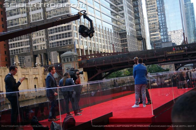 Transformers The Last Knight Global Premiere: Seibertron.com's Exclusive Photos from the Transformers Last Knight Red Carpet Event in Chicago - Transformers Event: Us Premiere Chicago 085