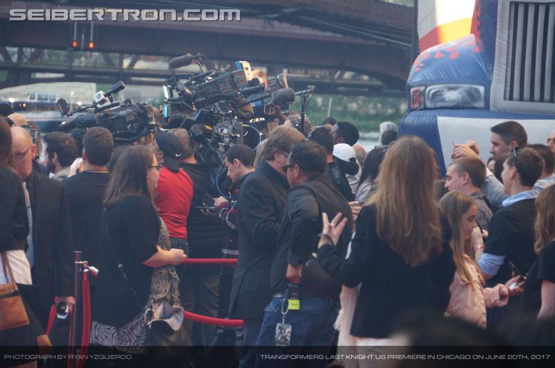Transformers The Last Knight Global Premiere: Seibertron.com's Exclusive Photos from the Transformers Last Knight Red Carpet Event in Chicago - Transformers Event: Us Premiere Chicago 091