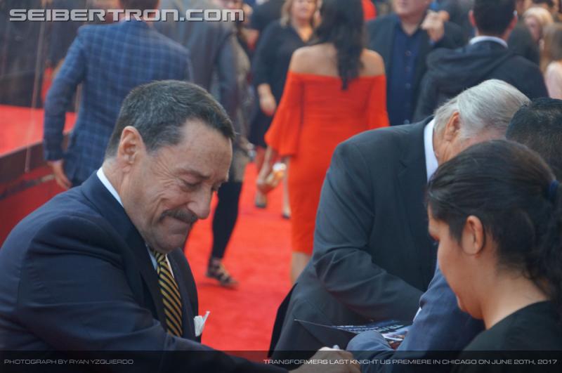 Transformers The Last Knight Global Premiere: Seibertron.com's Exclusive Photos from the Transformers Last Knight Red Carpet Event in Chicago - Transformers Event: Us Premiere Chicago 099