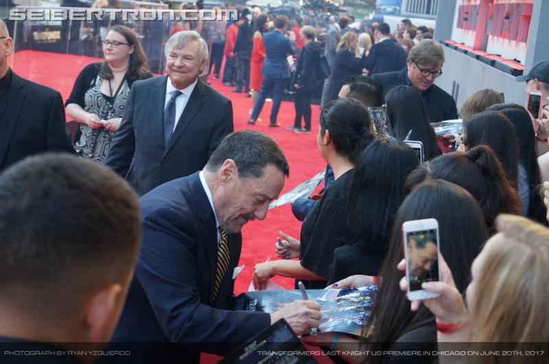 Transformers The Last Knight Global Premiere: Seibertron.com's Exclusive Photos from the Transformers Last Knight Red Carpet Event in Chicago - Transformers Event: Us Premiere Chicago 101