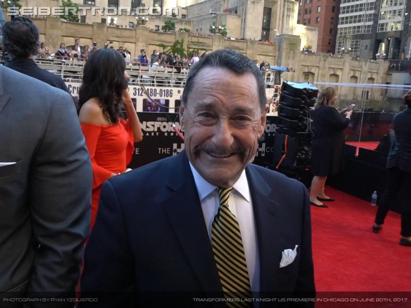 Transformers The Last Knight Global Premiere: Seibertron.com's Exclusive Photos from the Transformers Last Knight Red Carpet Event in Chicago - Transformers Event: Us Premiere Chicago 110c