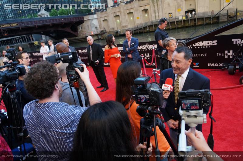 Transformers The Last Knight Global Premiere: Seibertron.com's Exclusive Photos from the Transformers Last Knight Red Carpet Event in Chicago - Transformers Event: Us Premiere Chicago 119
