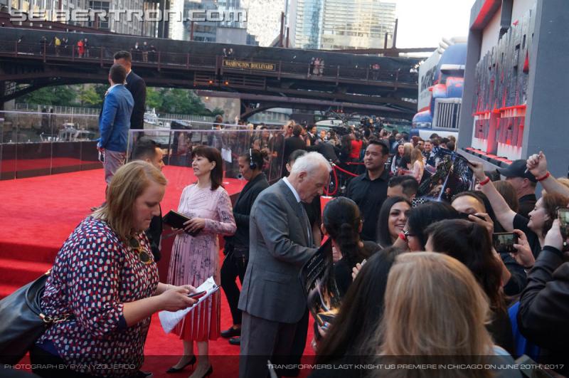 Transformers The Last Knight Global Premiere: Seibertron.com's Exclusive Photos from the Transformers Last Knight Red Carpet Event in Chicago - Transformers Event: Us Premiere Chicago 124