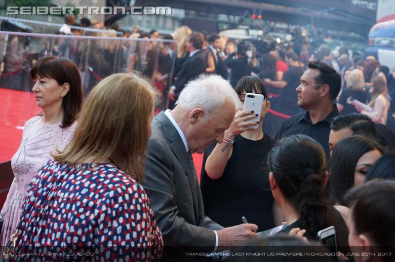 Transformers The Last Knight Global Premiere: Seibertron.com's Exclusive Photos from the Transformers Last Knight Red Carpet Event in Chicago - Transformers Event: Us Premiere Chicago 127