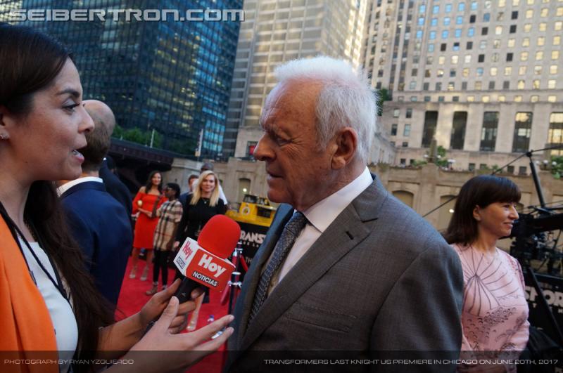 Transformers The Last Knight Global Premiere: Seibertron.com's Exclusive Photos from the Transformers Last Knight Red Carpet Event in Chicago - Transformers Event: Us Premiere Chicago 141