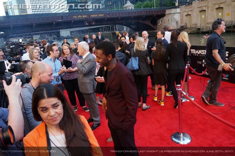Transformers The Last Knight Global Premiere: Seibertron.com's Exclusive Photos from the Transformers Last Knight Red Carpet Event in Chicago - Transformers Event: Us Premiere Chicago 147
