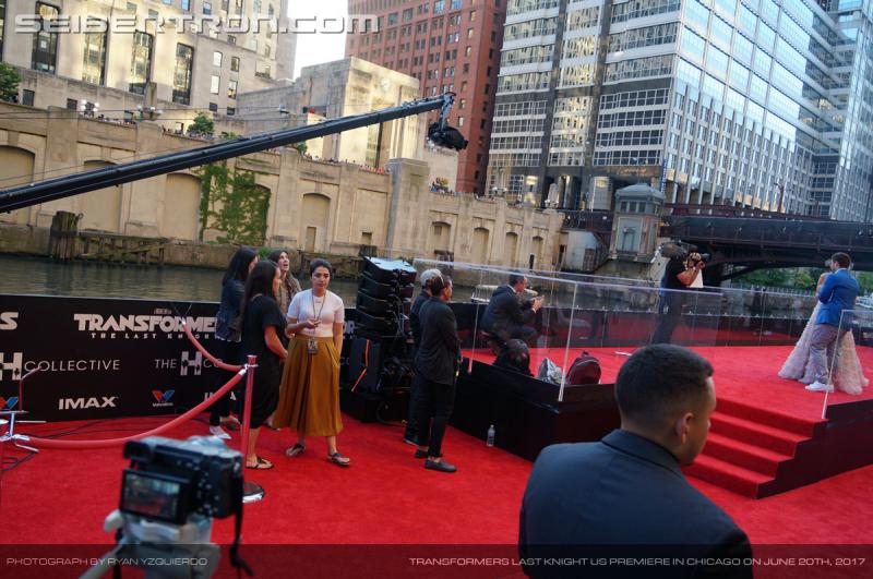 Transformers The Last Knight Global Premiere: Seibertron.com's Exclusive Photos from the Transformers Last Knight Red Carpet Event in Chicago - Transformers Event: Us Premiere Chicago 154