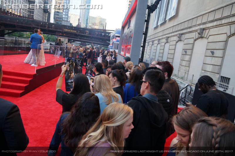 Transformers The Last Knight Global Premiere: Seibertron.com's Exclusive Photos from the Transformers Last Knight Red Carpet Event in Chicago - Transformers Event: Us Premiere Chicago 155