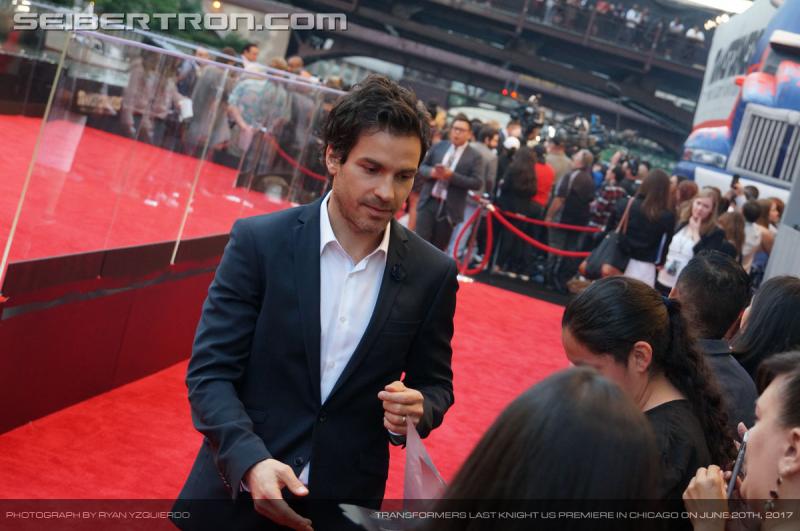 Transformers The Last Knight Global Premiere: Seibertron.com's Exclusive Photos from the Transformers Last Knight Red Carpet Event in Chicago - Transformers Event: Us Premiere Chicago 163