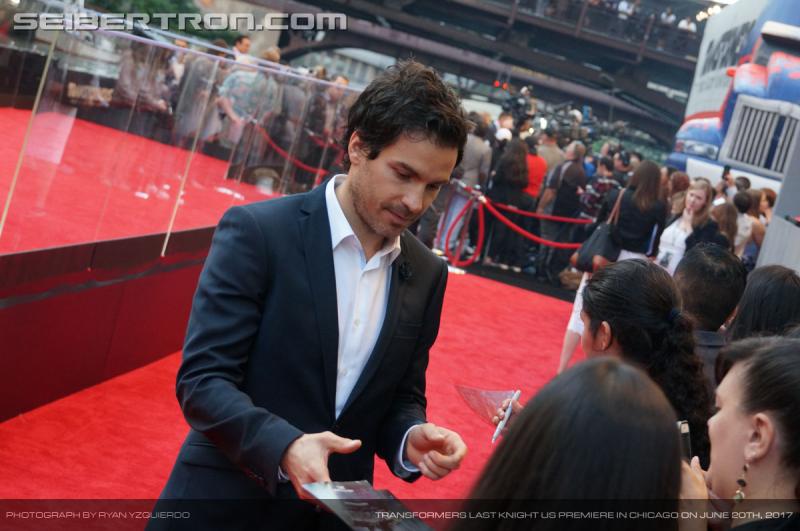Transformers The Last Knight Global Premiere: Seibertron.com's Exclusive Photos from the Transformers Last Knight Red Carpet Event in Chicago - Transformers Event: Us Premiere Chicago 164