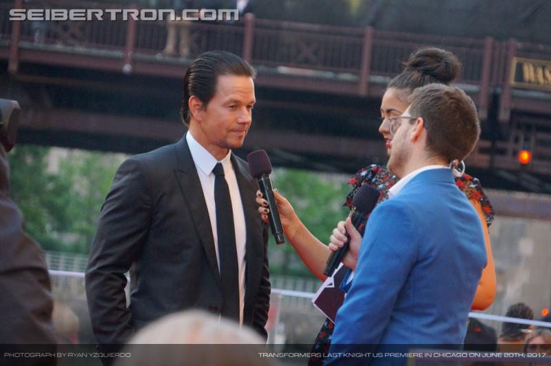 Transformers The Last Knight Global Premiere: Seibertron.com's Exclusive Photos from the Transformers Last Knight Red Carpet Event in Chicago - Transformers Event: Us Premiere Chicago 201