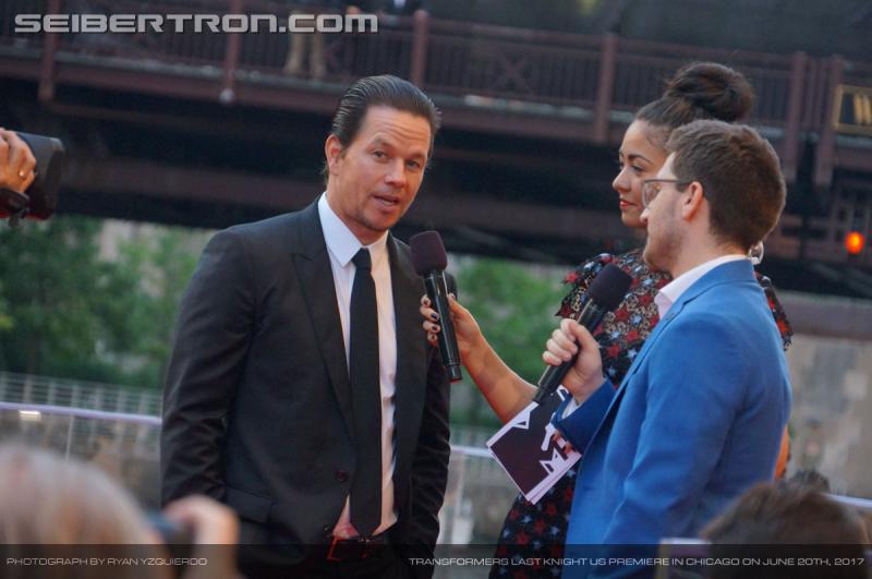 Transformers The Last Knight Global Premiere: Seibertron.com's Exclusive Photos from the Transformers Last Knight Red Carpet Event in Chicago - Transformers Event: Us Premiere Chicago 203