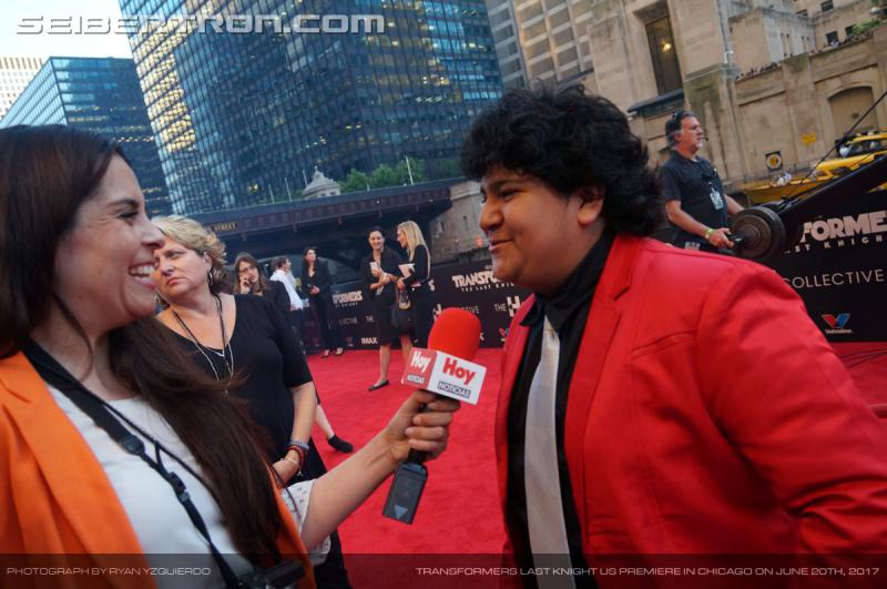 Transformers The Last Knight Global Premiere: Seibertron.com's Exclusive Photos from the Transformers Last Knight Red Carpet Event in Chicago - Transformers Event: Us Premiere Chicago 205