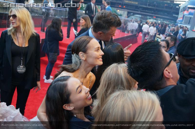 Transformers The Last Knight Global Premiere: Seibertron.com's Exclusive Photos from the Transformers Last Knight Red Carpet Event in Chicago - Transformers Event: Us Premiere Chicago 221