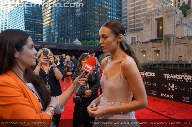 Transformers The Last Knight Global Premiere: Seibertron.com's Exclusive Photos from the Transformers Last Knight Red Carpet Event in Chicago - Transformers Event: Us Premiere Chicago 228