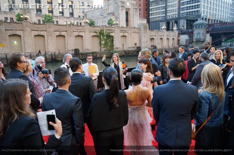 Transformers The Last Knight Global Premiere: Seibertron.com's Exclusive Photos from the Transformers Last Knight Red Carpet Event in Chicago - Transformers Event: Us Premiere Chicago 253