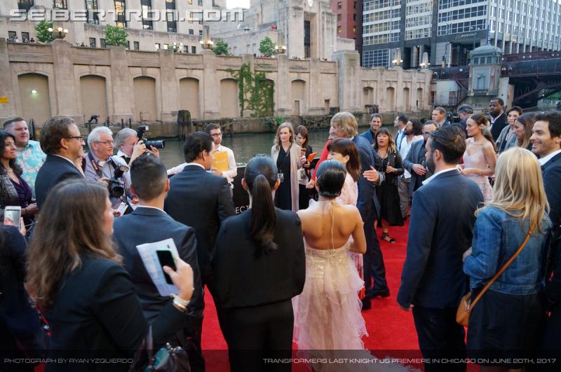Transformers The Last Knight Global Premiere: Seibertron.com's Exclusive Photos from the Transformers Last Knight Red Carpet Event in Chicago - Transformers Event: Us Premiere Chicago 254