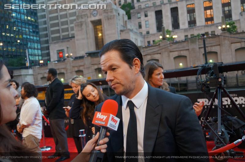 Transformers The Last Knight Global Premiere: Seibertron.com's Exclusive Photos from the Transformers Last Knight Red Carpet Event in Chicago - Transformers Event: Us Premiere Chicago 290