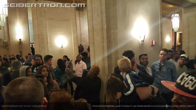 Transformers The Last Knight Global Premiere: Seibertron.com's Exclusive Photos from the Transformers Last Knight Red Carpet Event in Chicago - Transformers Event: Us Premiere Chicago 303