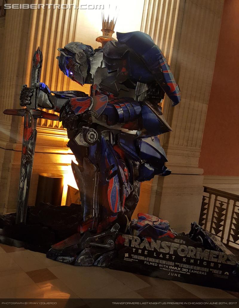 Transformers The Last Knight Global Premiere: Seibertron.com's Exclusive Photos from the Transformers Last Knight Red Carpet Event in Chicago - Transformers Event: Us Premiere Chicago 307