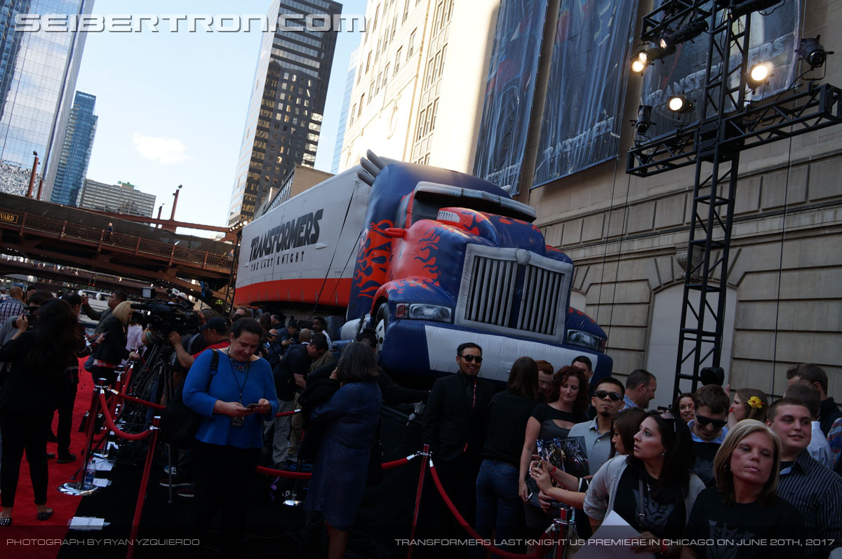 Transformers The Last Knight Global Premiere - Seibertron.com's Exclusive Photos from the Transformers Last Knight Red Carpet Event in Chicago