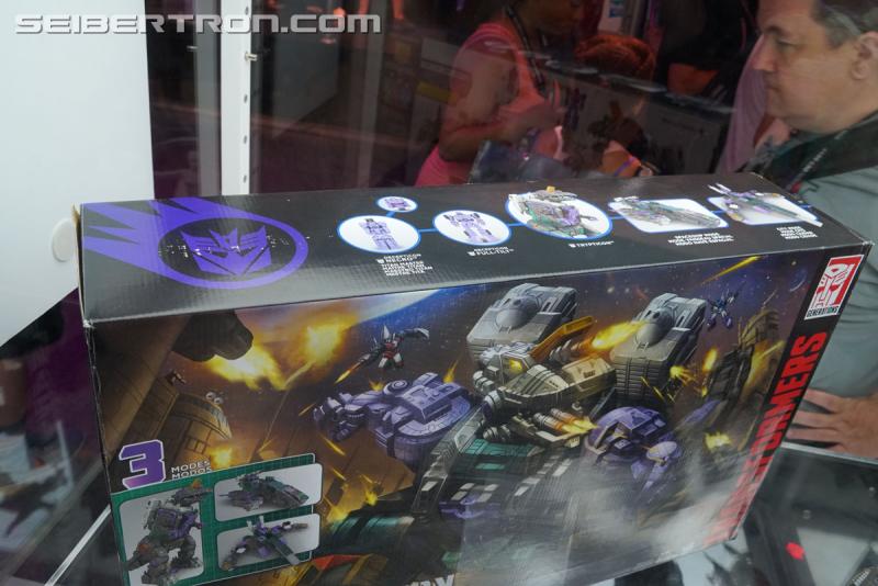 Transformers News: SDCC 2017: Preview Night Titans Return Display with Toys Released in 2017 #HasbroSDCC