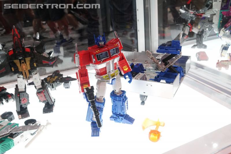 SDCC 2017: Transformers Titans Return Products - Transformers Event: DSC04498