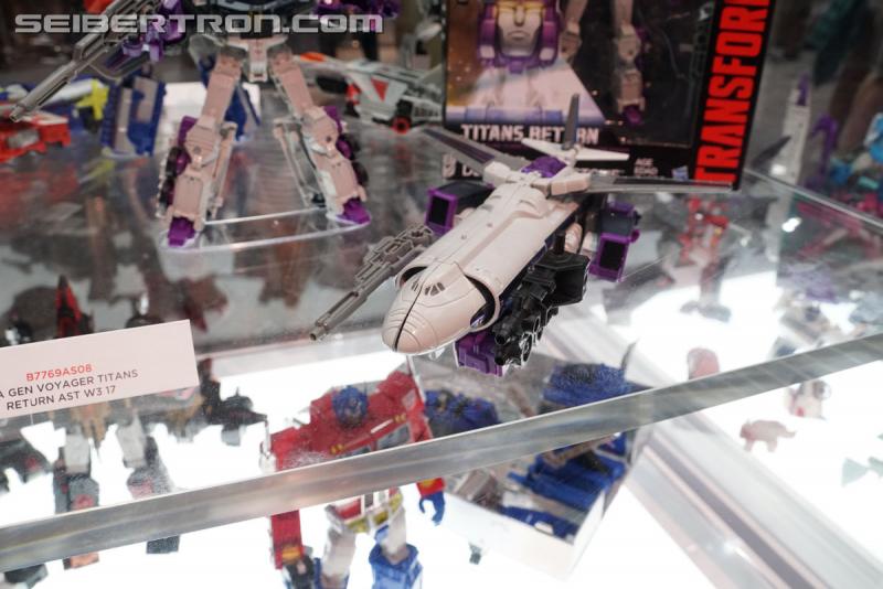SDCC 2017: Transformers Titans Return Products - Transformers Event: DSC04505