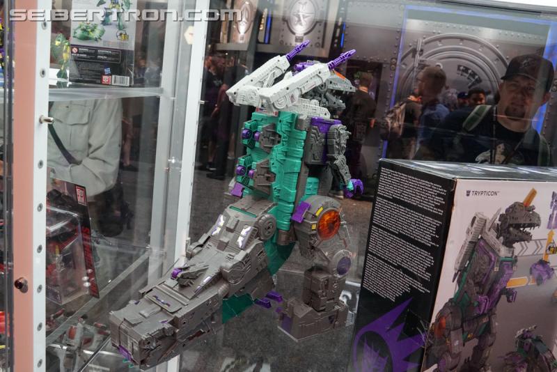 SDCC 2017: Transformers Titans Return Products - Transformers Event: DSC04511