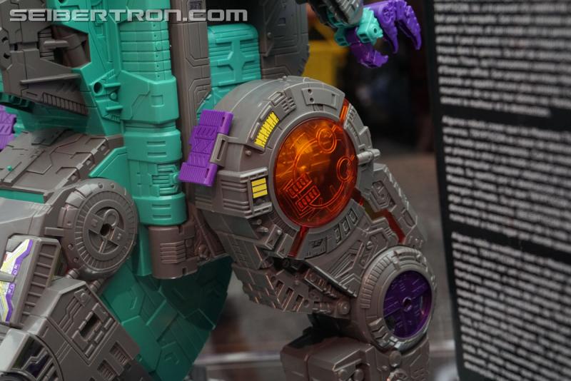 SDCC 2017: Transformers Titans Return Products - Transformers Event: DSC04514